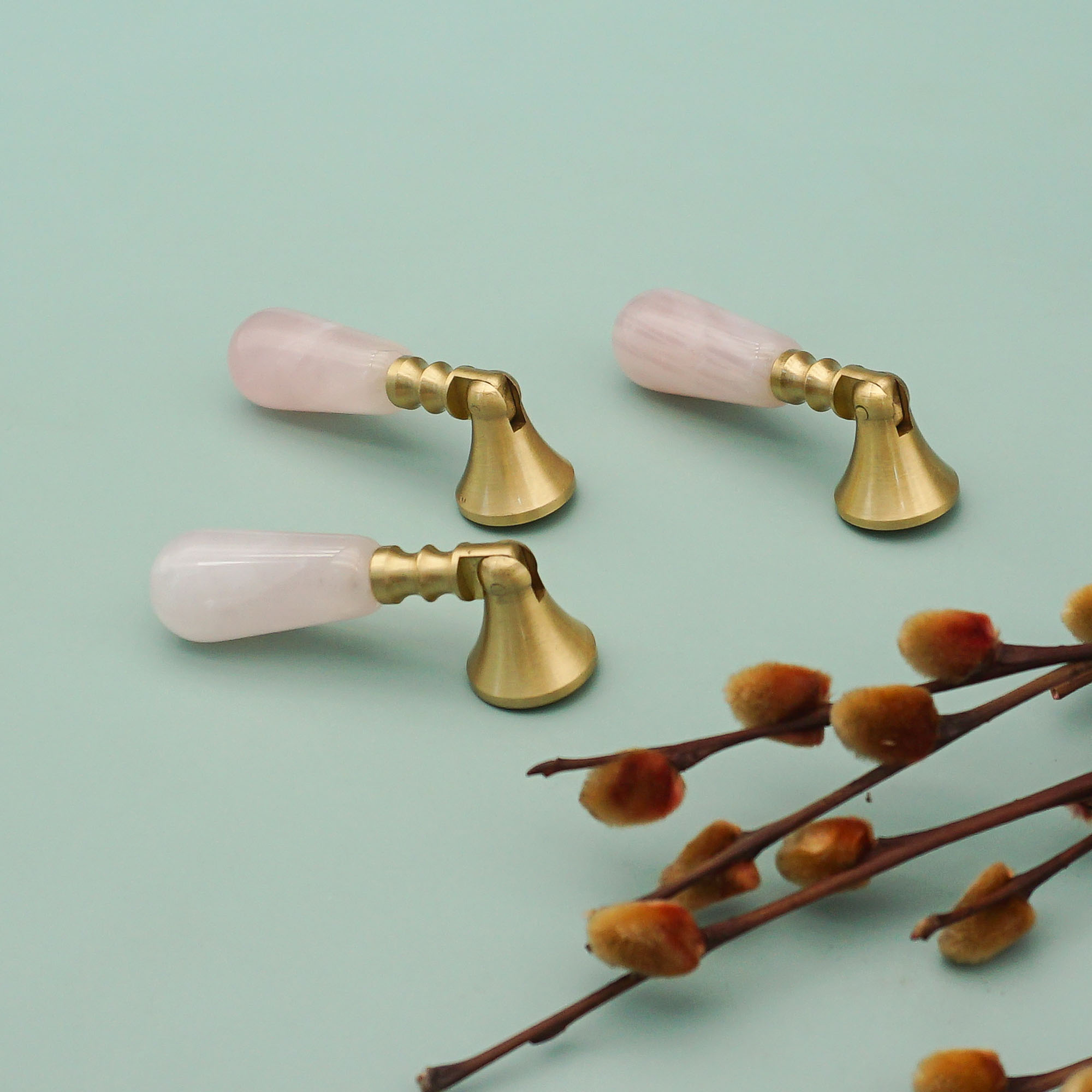 핑크 크리스탈 + 황동 도어 손잡이 및 핸들 주방 캐비 - Furniture Hardware Drop Pulls 리뷰 및 가격